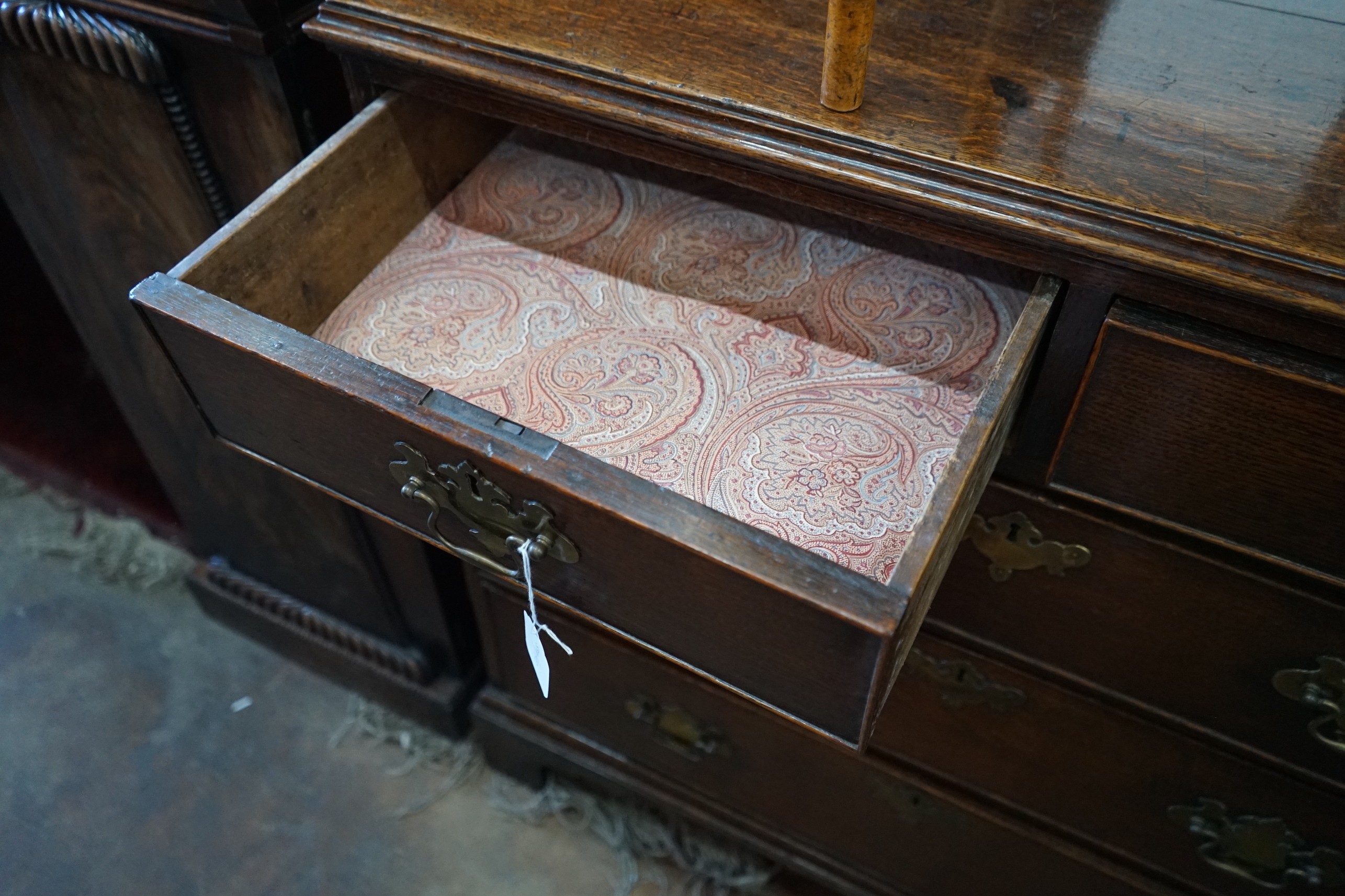 A George III oak chest of drawers, width 94cm, depth 49cm, height 95cm